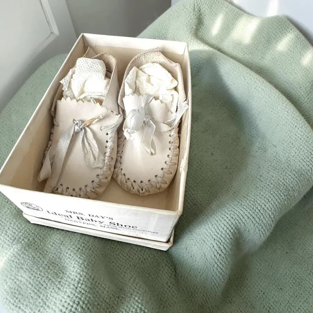 Antique Mrs. Day’s Ideal Baby Shoes in Original Box Leather Infant Moccasins